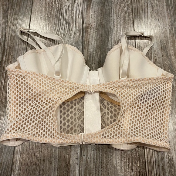 Victoria’s Secret Laced Corset-style Bra (Size 36B) - Picture 2 of 6